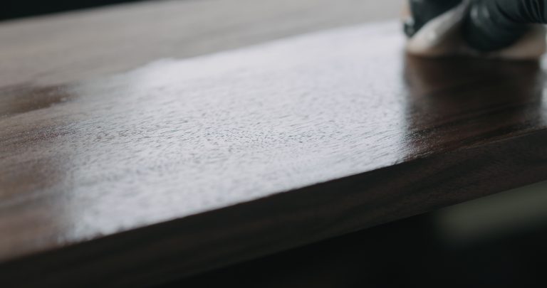 peut-on mettre l'enduit sur bois