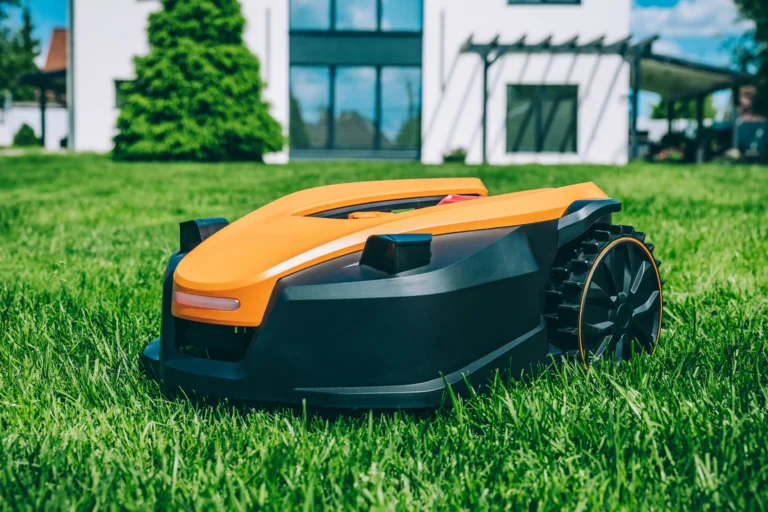 Comment fonctionne un robot tondeuse